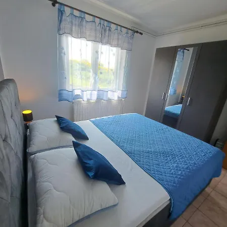 Apartment Leo